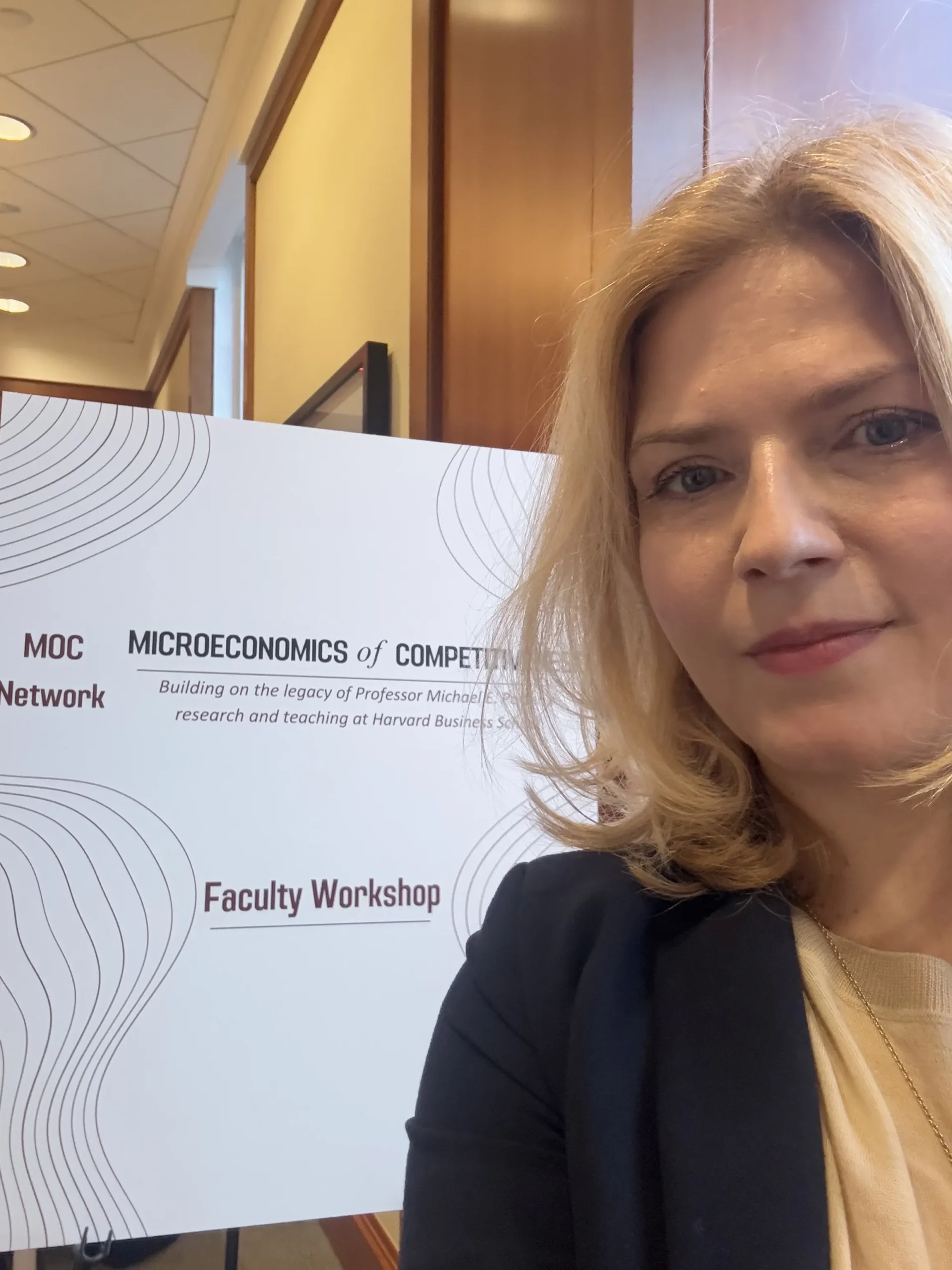 Harvard Business School. Lekcje Strategiczne z Programu MOC Michaela Portera Krystyna Jarek z Booster of Innovation